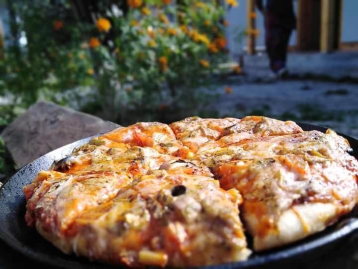 Flying Monk Huts & Restaurant Bed & Breakfast Kyelang Екстериор снимка